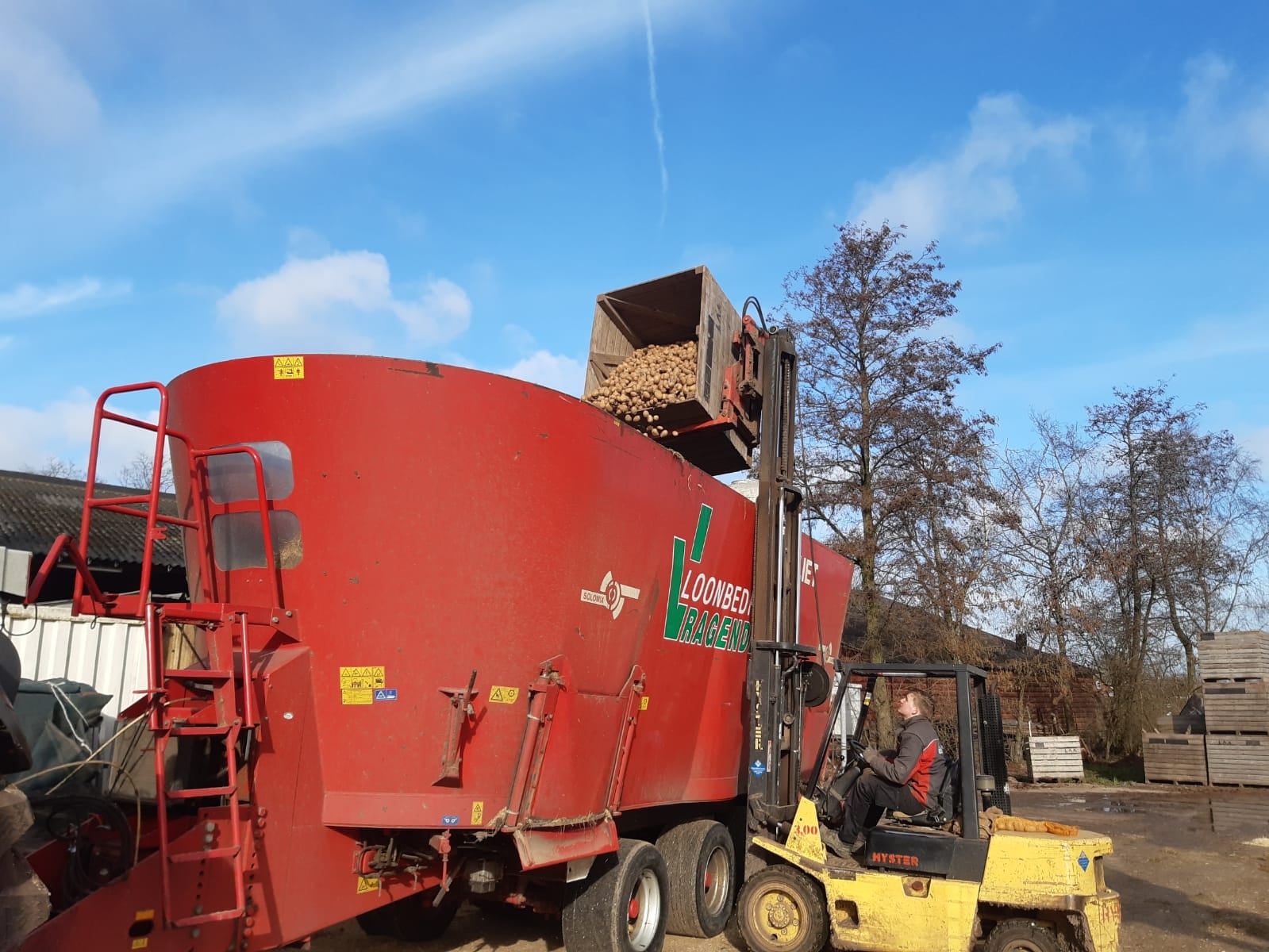 Mengkuil bij Lensink aardappelen Aalten.
